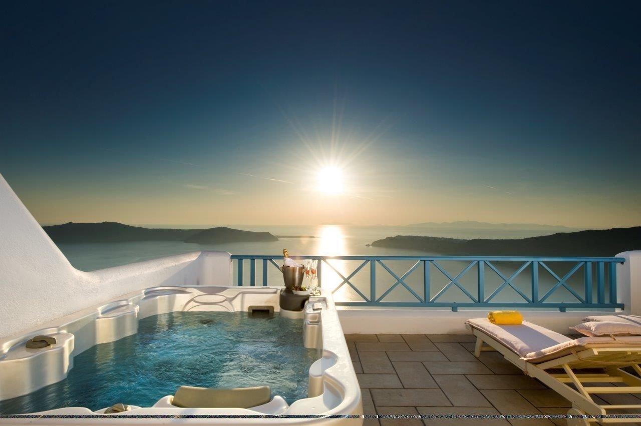 Absolute Bliss 4* Imerovigli (Santorini)