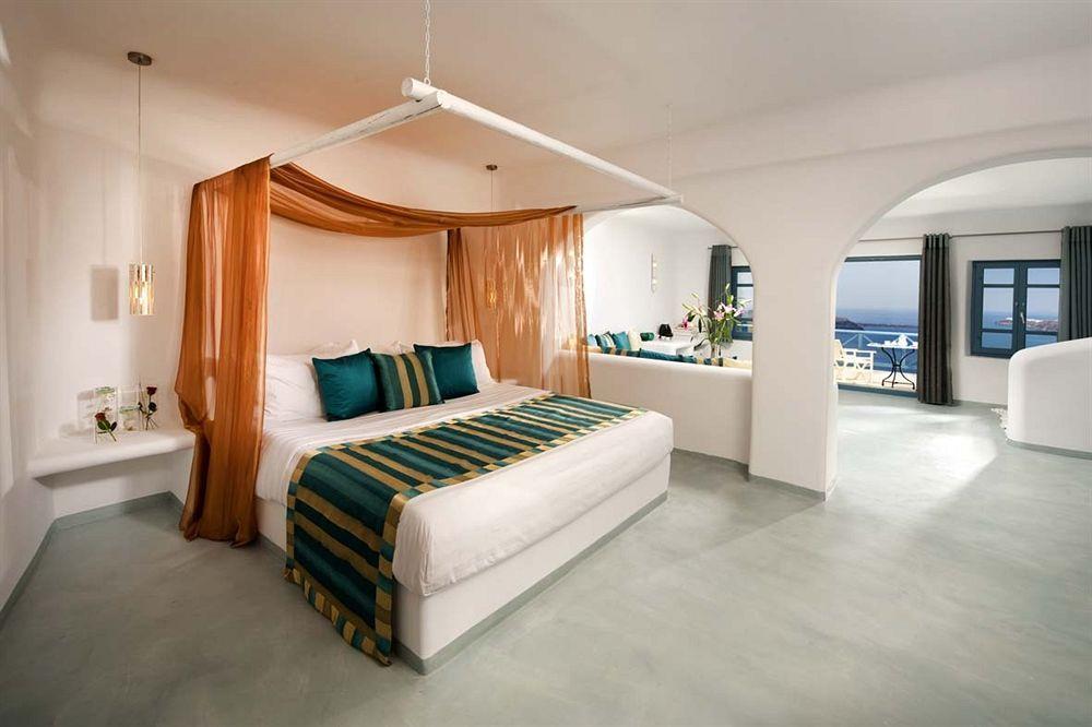 Absolute Bliss Imerovigli (Santorini)